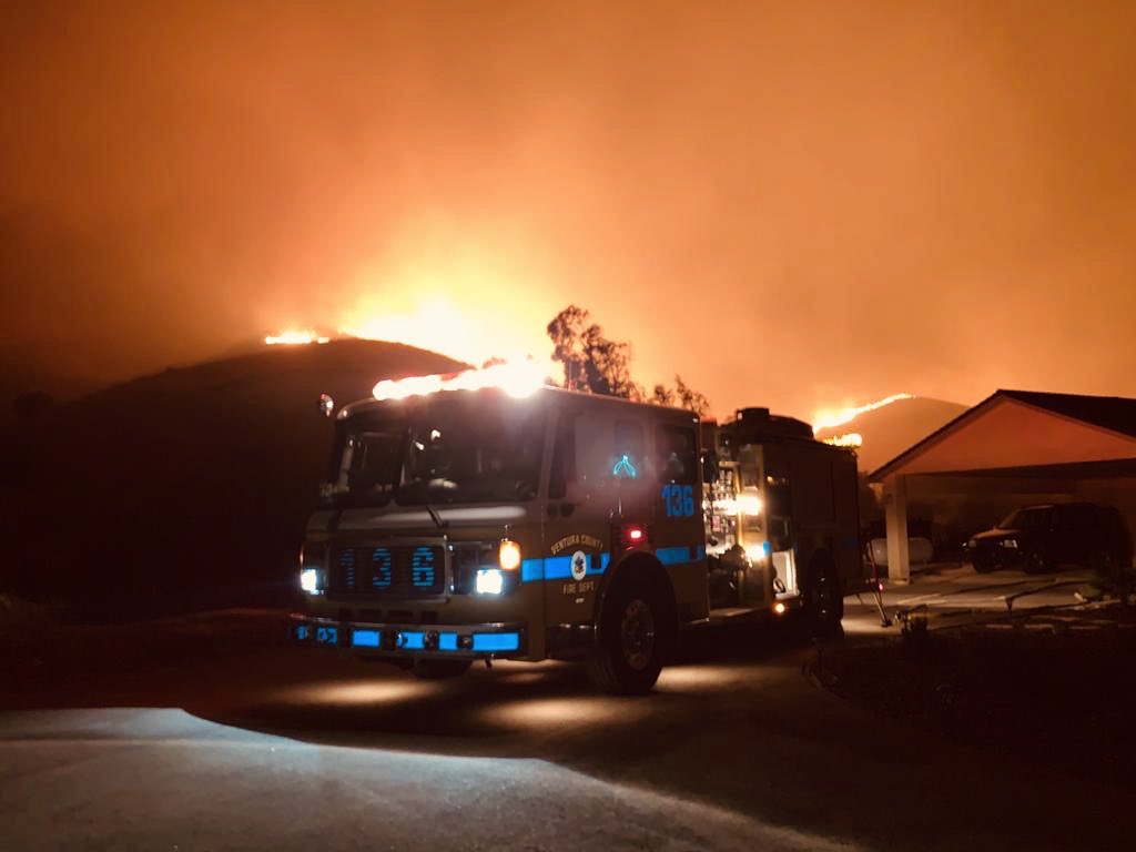 VCFD_PIO's tweet photo. #MariaFire; Within the mandatory evacuation area there are approximately 1800 structures and 7500 residents. Please refer to https://t.co/lZ7sT3kXmB for updates. https://t.co/Mwjk7W8LlY