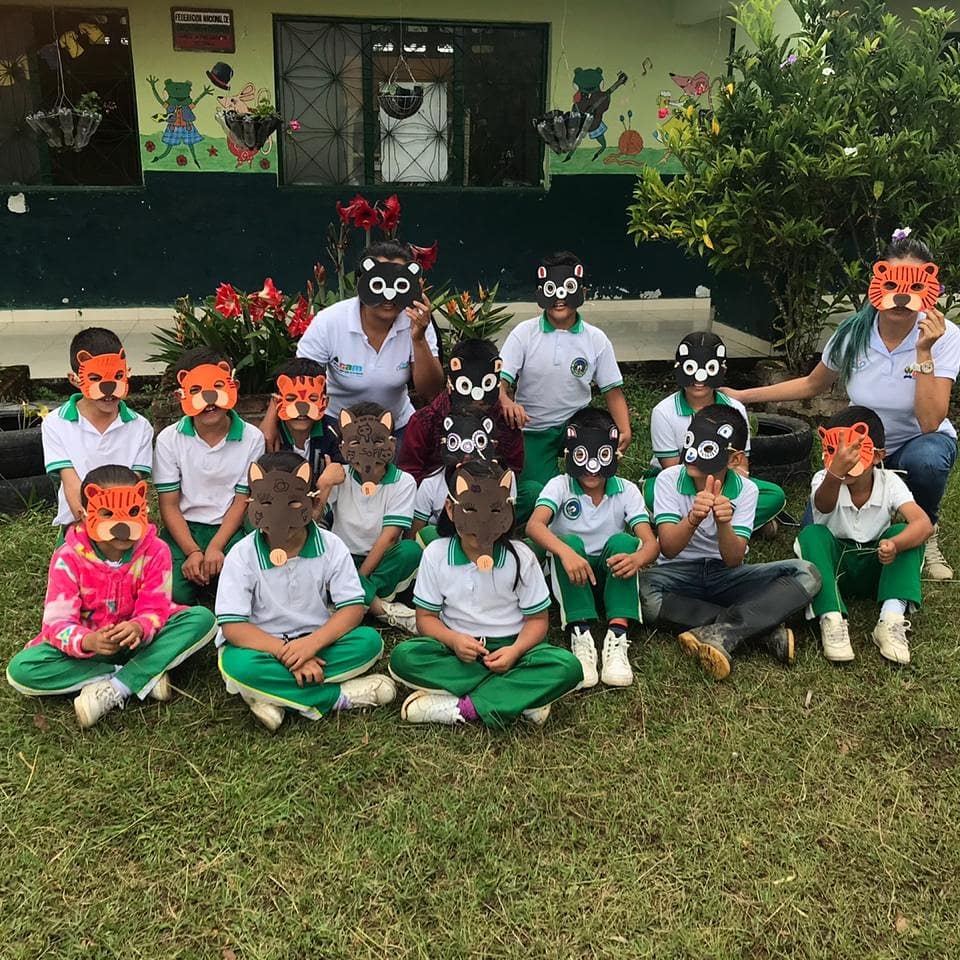 CAMHUILA's tweet photo. En la Vereda Pan de Azúcar del #ParqueNaturalRegional Cerro Páramo de Miraflores 🌲, celebramos🥳 el #DíaDeLosNiños realizando máscaras 🎭 alusivas a las especies que representan nuestro ÁreaProtegida. 
#Danta #OsodeAnteojos🐻 #Tigrillo 🐆
#OpitadeCorazon💚. https://t.co/1Xlk8Dc36g