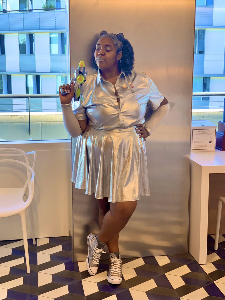UncleRichardJr_'s tweet photo. #spacebitch https://t.co/mP3KGKddDC