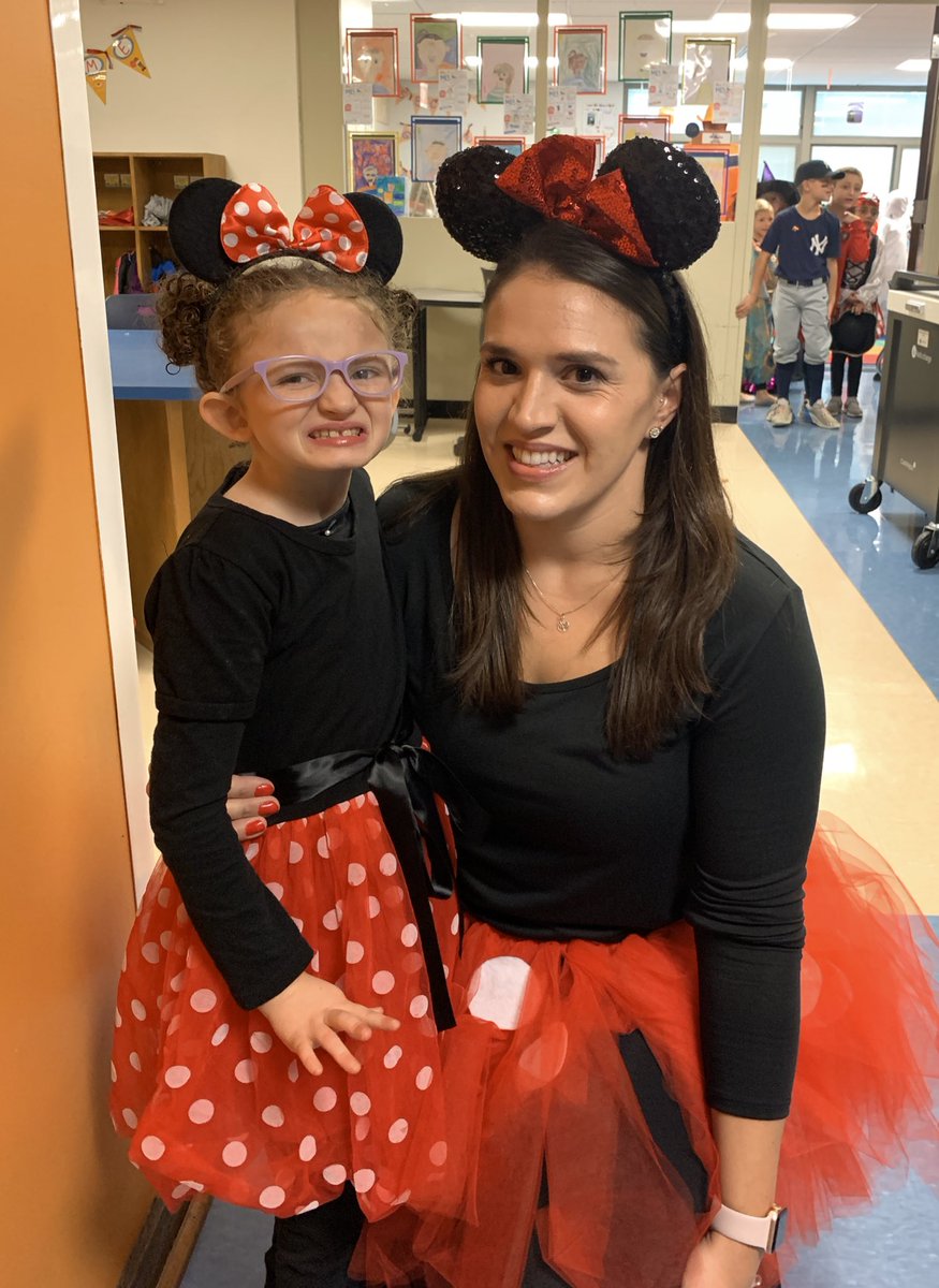 AlyssaCristaldi's tweet photo. Happy Halloween! #teamMRE https://t.co/AsrHaRBxuf