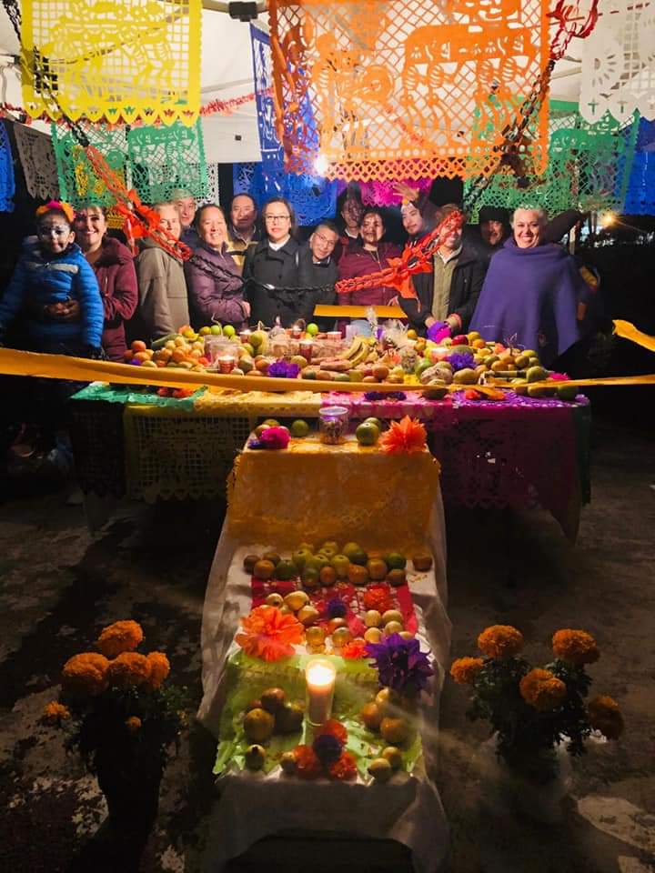 AbracemosP's tweet photo. Gracias a los vecinos que cooperaron para llevar a cabo la ofrenda dentro del #ParqueLaPila #METEPEC #FormandoLazos https://t.co/hLXY8r5JNX