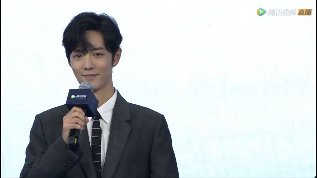 WeTVThailand's tweet photo. พี่จ้านในงาน #Tencent2020 แพ้ บอกเลยว่าแพ้ ยิ้มเล็ก ยิ้มน้อยคือฮรือออออ ใจน้องมะไหววววว❤️

#WeTVth
#ครบกว่าที่คิด
#ไม่มีเหงาเข้าWeTV
#XiaoZhan #เซียวจ้าน https://t.co/H4c7mjMiQI
