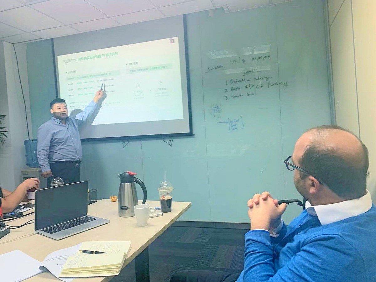 SPRG_Asia's tweet photo. Dr Pascal Volz, Managing Director of @fischerAppelt, our PROI German partner visited SPRG Beijing for nine days. During his stay, we exchanged information about the media landscape in Germany and China. Pascal also visited to Baidu and MGTV with us. https://t.co/wzNVA9FKaA