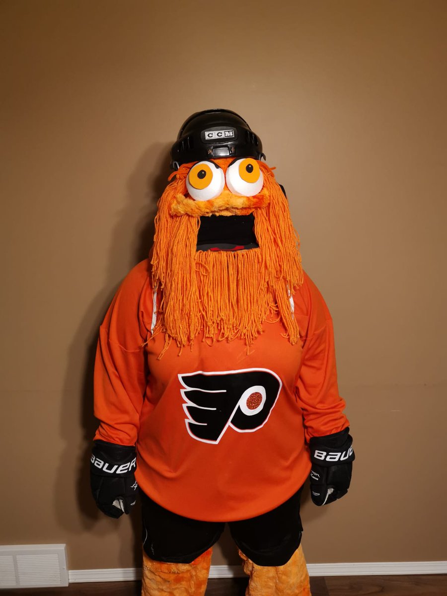 grahamzie's tweet photo. It me. Gritty. #Halloween19 https://t.co/8UVrt1KkY8