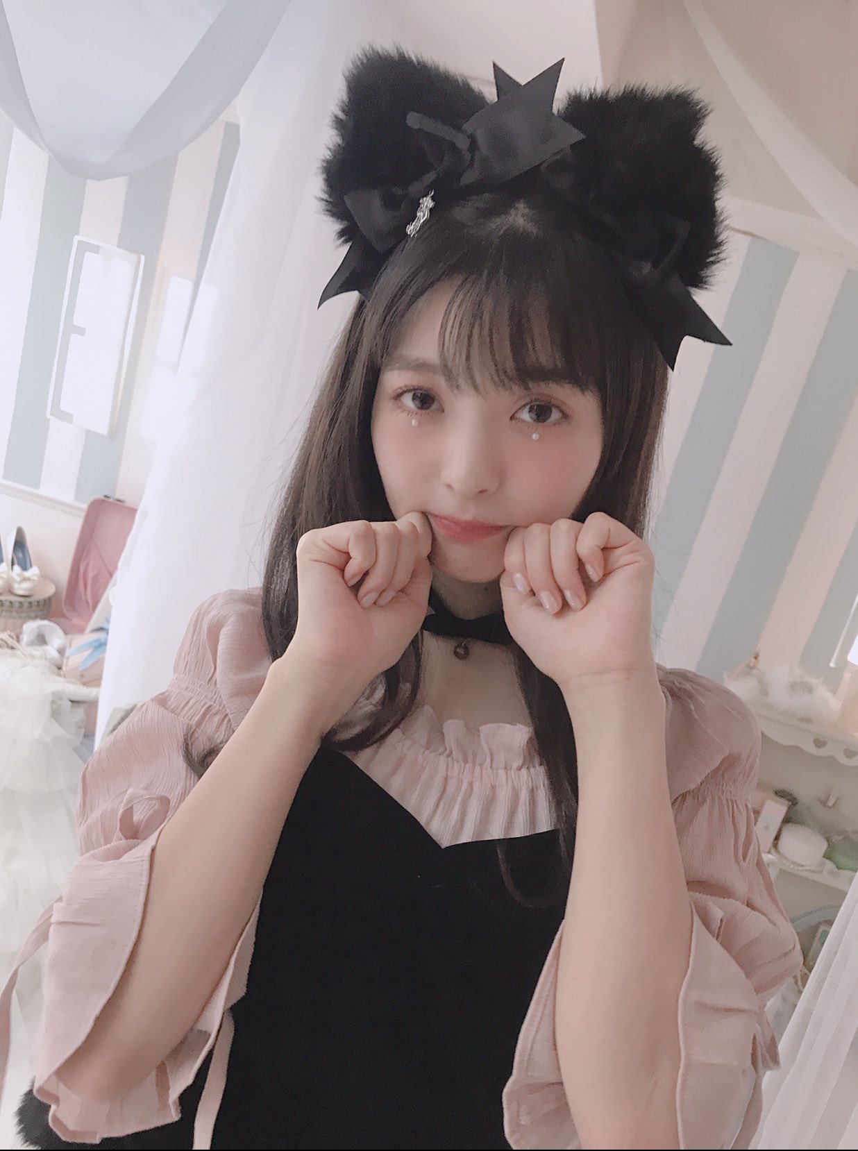 佐野夏水 上坂すみれちゃんの年のカレンダー予約が始まりました T Co Pwyvyzdnfo 19年はすみれちゃんがいろいろな動物になりました オフショットでさえこの可愛さですし毎年ボーナスページも付いているのでカレンダーはオススメです