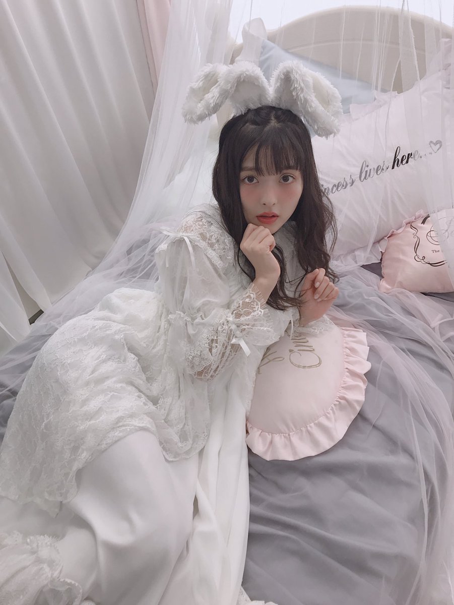 佐野夏水 上坂すみれちゃんの年のカレンダー予約が始まりました T Co Pwyvyzdnfo 19年はすみれちゃんがいろいろな動物になりました オフショットでさえこの可愛さですし毎年ボーナスページも付いているのでカレンダーはオススメです