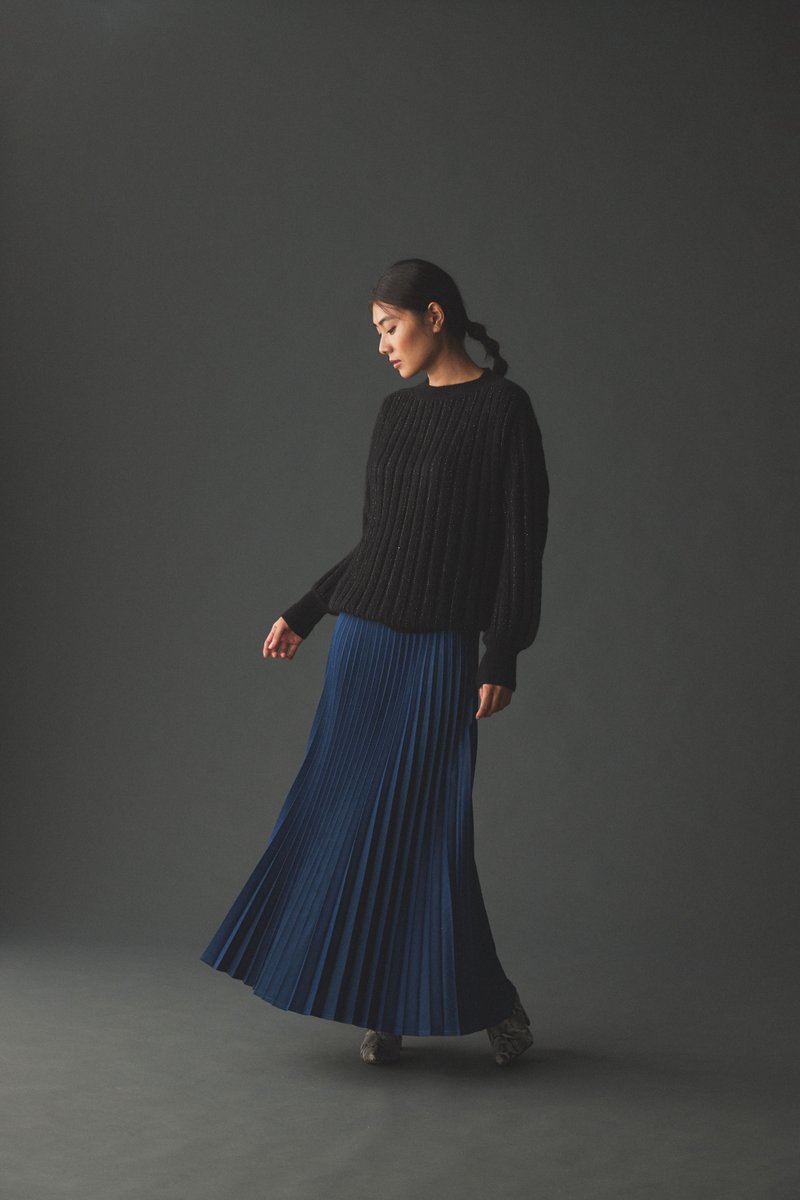 Rose Bud Official Gene Heavens 大人が過ごす冬 のゆったりした時間にフィットするのは カジュアルさの中にもどこかアンニュイな 心地よいwinter Wear Gene Heavensのフィルターでup Dateした Cozy Wear 心地よい服 で Mellow Out な冬の