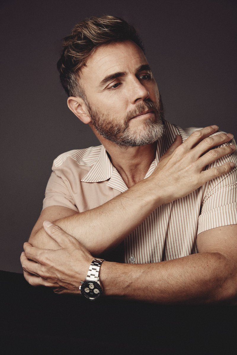 GaryBarlow's tweet photo. Here it is - I really enjoyed making this new calendar - here��s to 2020 🎶 📸: Edward Cooke

 https://t.co/aan0eFcpWY https://t.co/9wNQNJlfjN