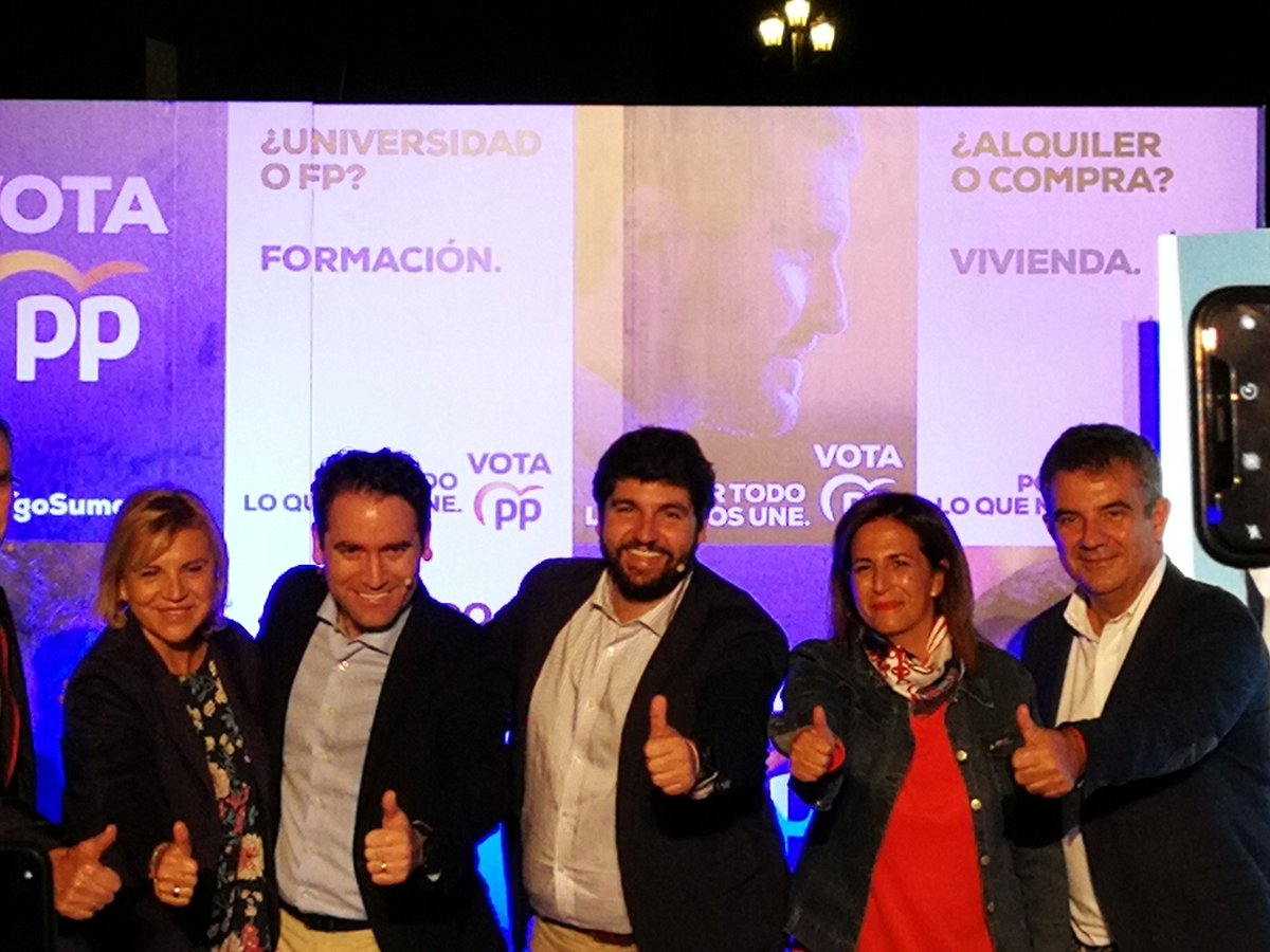 defendeitor's tweet photo. Comienzo de campaña con Teodoro García Egea Fernando López Miras #PorTodoLoQueNosUne Si hace falta sacamos #LosDrones https://t.co/4AsDc4lCsG