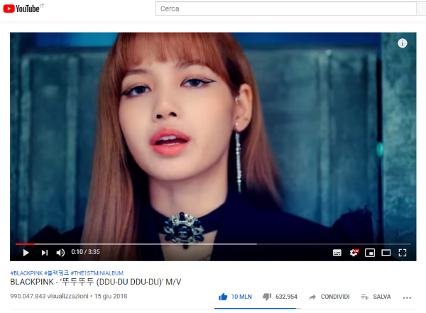 SerieTV46's tweet photo. #BLACKPINK "DDU-DU DDU-DU" MV has surpassed 990M views on Youtube. 👏👏 https://t.co/Y59J0xKP2c