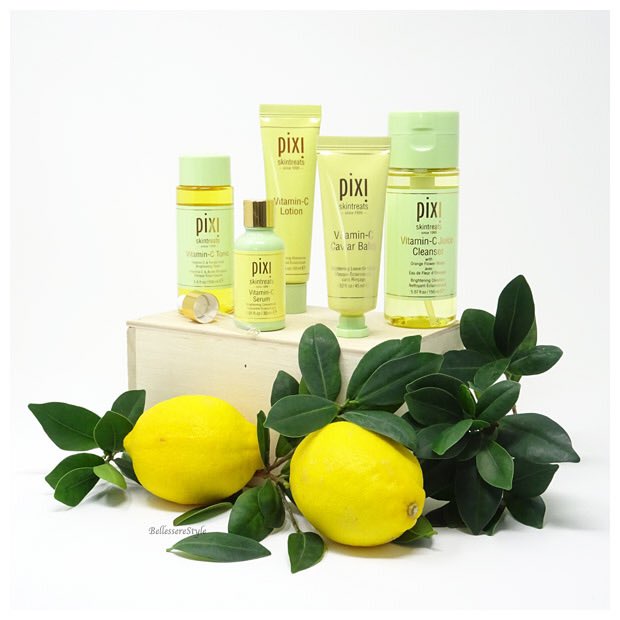 #pixibeauty ci sorprende sempre con le sue collezioni per una pelle giovane e luminosa. Una delle ultime è la #skintreats Vitamin-C Collection. Su #bellesserestyle #pixi #pixibypetra #skincare #skincareroutine #vitaminc #pixivitaminc #cosmetics #cosmetici #beauty
