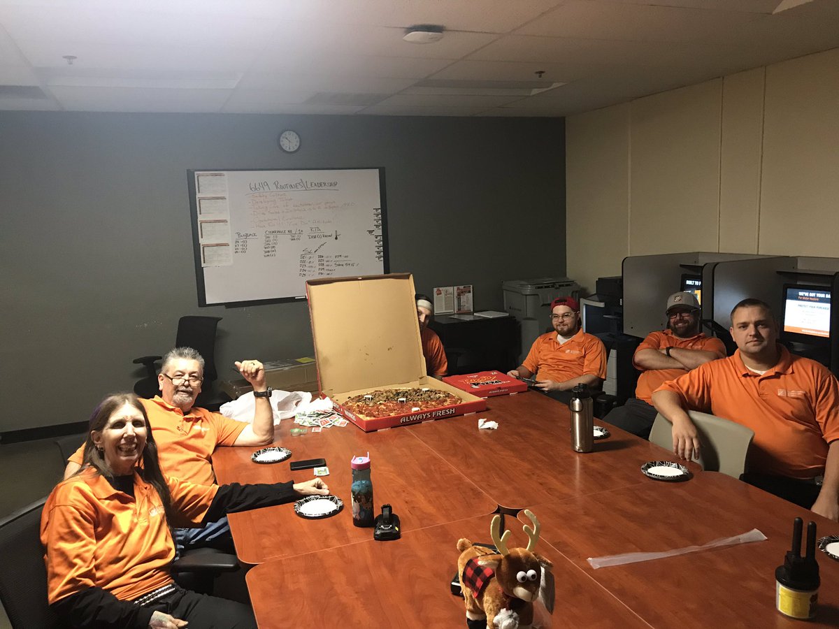 Shoutout to <a href="/flip_garcia/">Felipe Garcia</a> and his team for an awesome lunch for night MET! Thank you.  #metappreciation <a href="/scottlondonTHD/">Scott London</a> <a href="/destinykinghd/">Destiny</a>