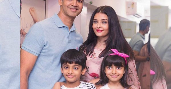#HappyBirthdayAishwarya THIS throwback picture of #AishwaryaRaiBachchan and #AdityaRai will remind you of your siblings!

via <a href="/etimes/">ETimes</a>