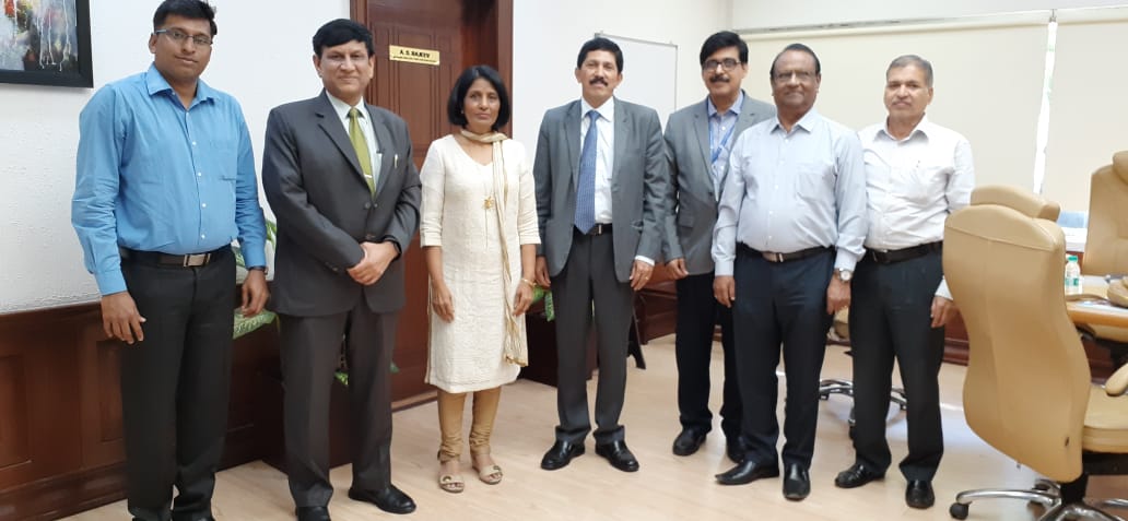 lakshmi_byst's tweet photo. It was absolutely delightful meeting senior officials from #BankofMaharashtra to share views on loan schemes under MUDRA &amp; SME loan proposals for underserved youth entrepreneurs of India's grassroots #Mentoringindia #BYST #EmpoweringYouth #IndiasGrampreneurs #Startups #GramVision https://t.co/ivqFgwNw6l