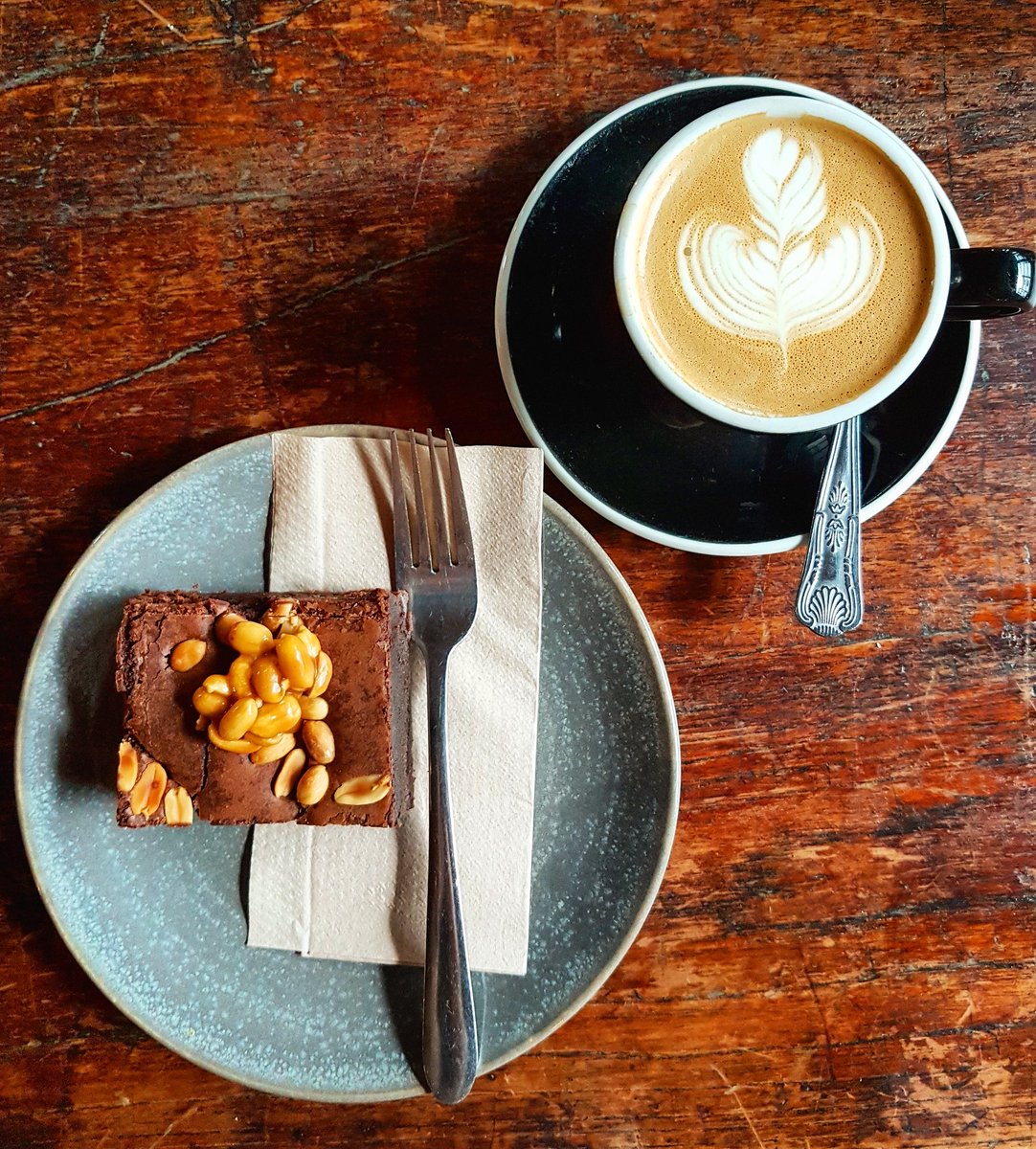 Our new caramel peanut butter brownie & a Tamper blend flat white - Friday morning goals! #brownie #friday #flatwhite