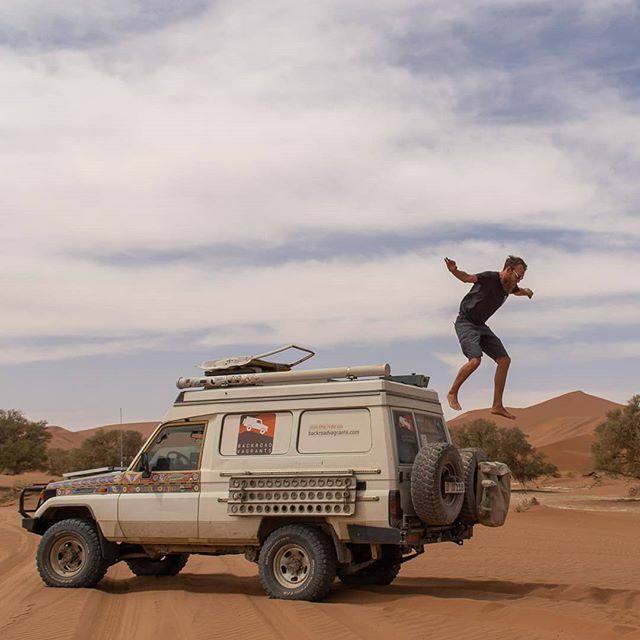 backroadvagrant's tweet photo. Sometimes you just have to do the inherently stupid and jump from your 2 meters high vehicle roof in a remote location. But Heiner's assessment of the ground conditions was right and the sand proofed to be sufficiently soft. 😃 https://t.co/UE0PhYFqf1 https://t.co/6njzaPn0ZV