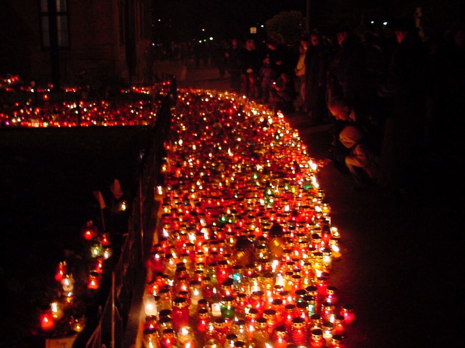 genezapowstania's tweet photo. już dziś jak co roku #WszystkichŚwiętych https://t.co/ateegMKH0A