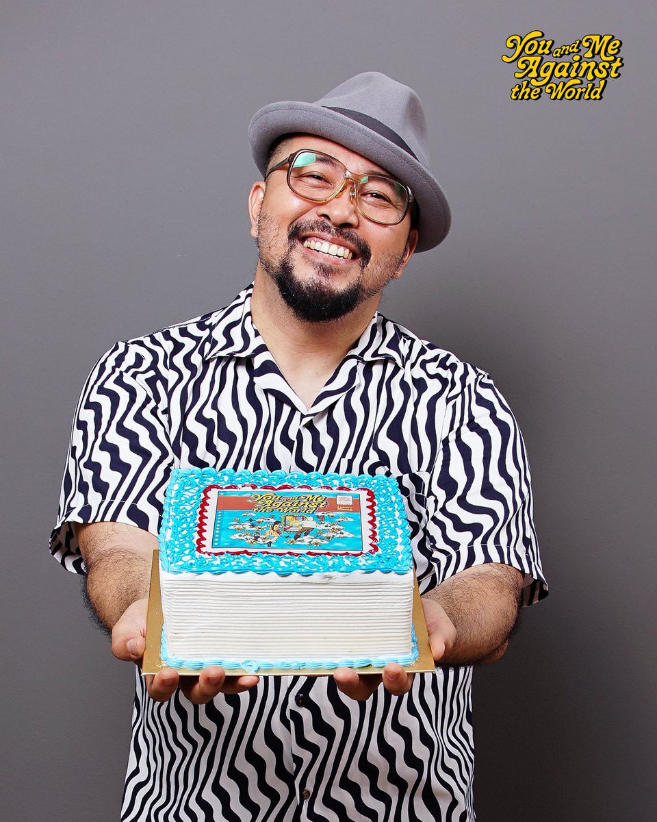 Karna admin lagi bahagia ditraktir kaka-kaka Mocca.. Admin kasih foto per personilnya deh,ya. :* Dijadiin walpaper boleh <3 #BersamaMocca20Thn #moccaofficial #moccaband