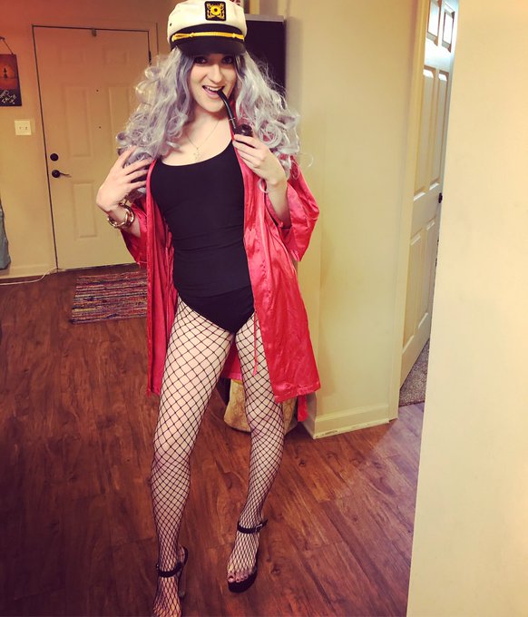 Watch Dani's leaked NSFW photo on TwXstars