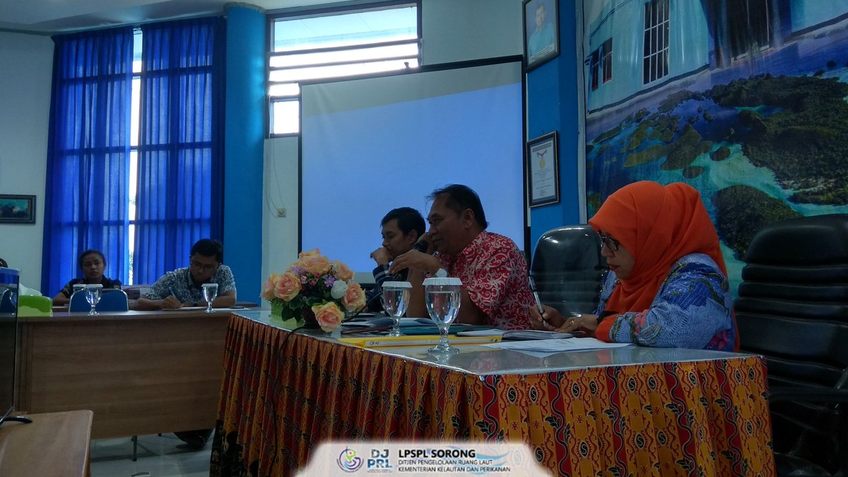 lprlsorong's tweet photo. Hai #SahabatBahari 1 November 2019  LPSPL Sorong mengikuti kegiatan Asistensi pembangunan zona integritas menuju wbk wbbm oleh inspektorat jendral 1 KKP di kantor LPSPL Sorong

#TimurBersinar #TraKosong #LindungiTorang #DJPRLKeren https://t.co/S6v3o2Vp8g