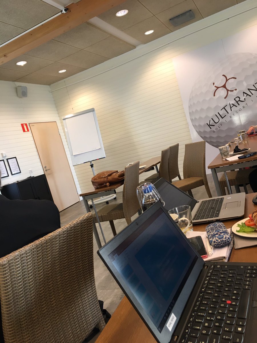 Ristolo's tweet photo. Mielenkiintoisia hyvinvointimatkailuajatuksia @KultarResort Saaristomatkailun ympärivuotisuus tavoitteena. Verkostoissa on voima. https://t.co/CYr2PHK8e6