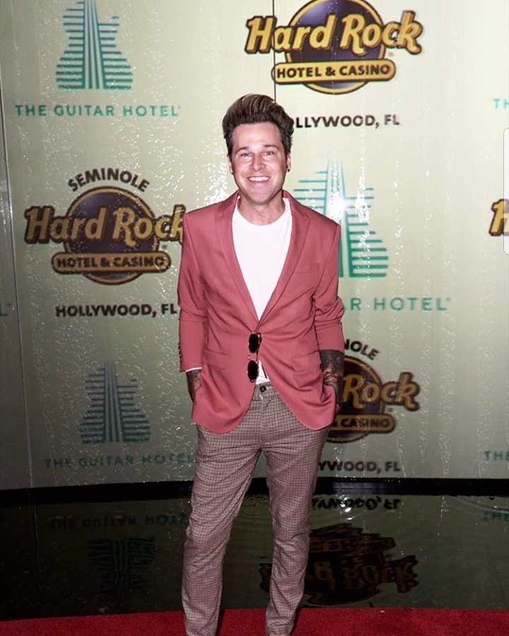 RyanCabreraPH's tweet photo. Our guy looking so good at Hard Rock Hollywood, FL 

Let us all support Ryan Cabrera's Cebu and Manila concert on December 11 and 12. Tell your friends to buy tickets now at https://t.co/ILgbZOJB3n and TicketNet outlets!

#RyanCabrera #RyanCabreraManila #RyaCabreraCebu https://t.co/pLqWLtamdI