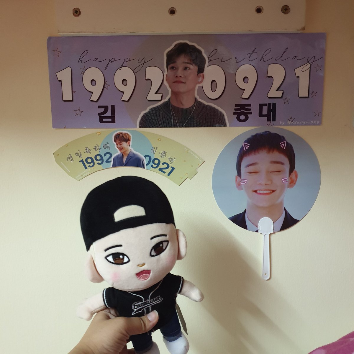 clrssshrmn's tweet photo. I'm so bored so I finally sticked this on my wall. Jongdae wall it is! Thank you @KDesignsDXB ❤❤❤ https://t.co/CDFSLeUoly