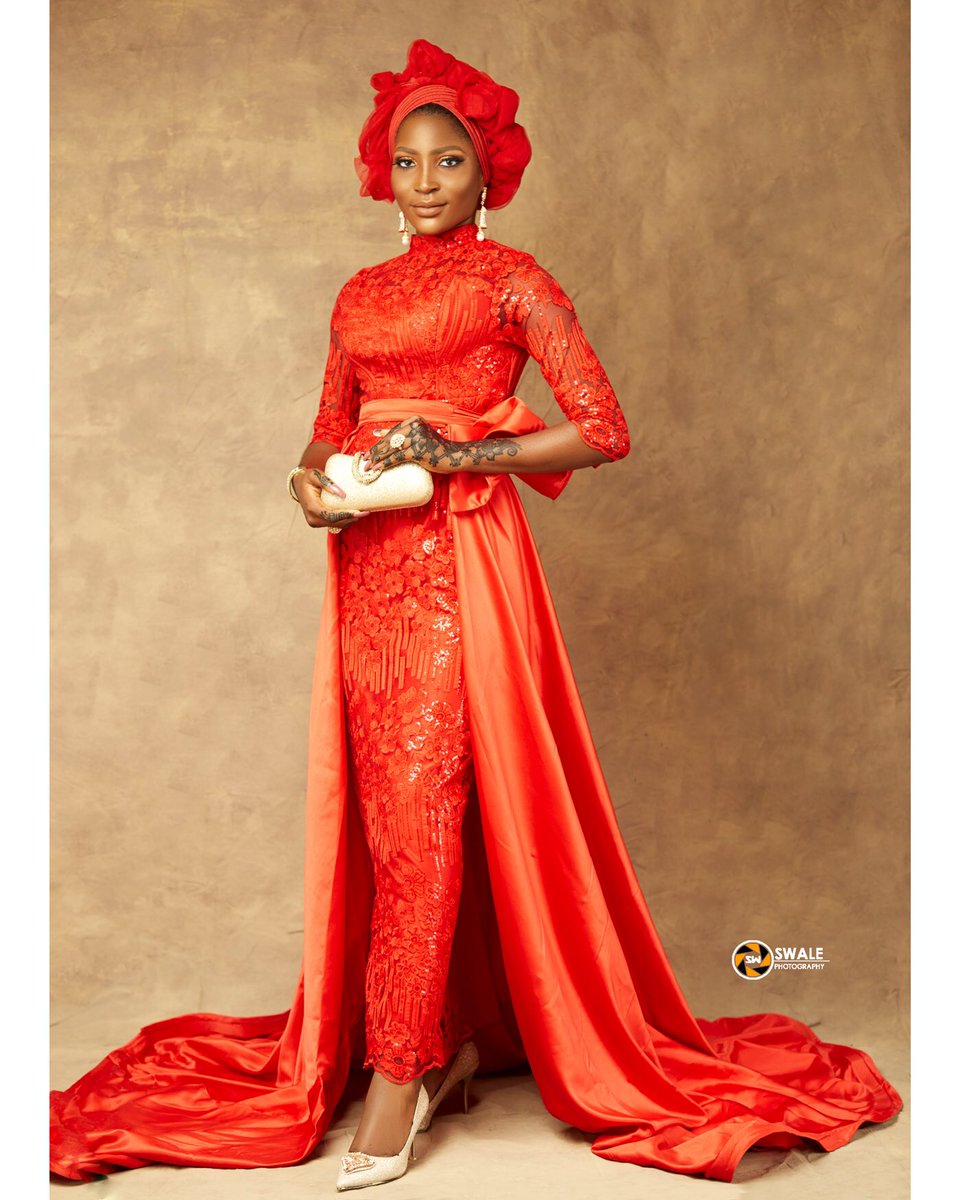 mzkhad__'s tweet photo. Happy new month.
Dress @khadapparels
Makeup @reyhstouchmakeover
Henna @hennaby_jumai
Belle @kbsmodels
Captured by @swale_photography
Gele @bjgele
Shoes @sacollectionz
#khadapparels #lagosdesigner #northernbride #nikkahdress #muslimbride #modestbride #madeforqueens👑 https://t.co/zNaJ7LKsEy