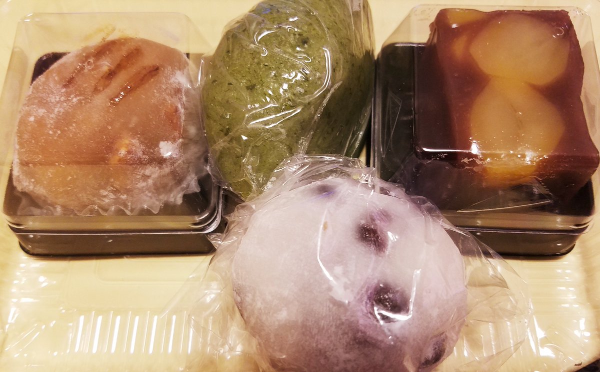 おやつ 亥の子餅 草餅 栗蒸し羊羹 豆大福 Hachoのイラスト