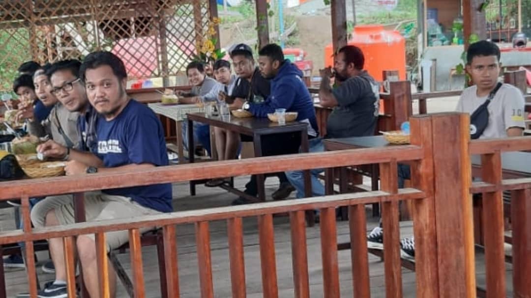 Menikmati indahnya teluk yotefa.
<a href="/JCIndonesia/">Juventini Indonesia</a> 
#gathdabalinustraindtim
#jcindonesia 
#jcichapterjayapura
#juventini
#Juventus