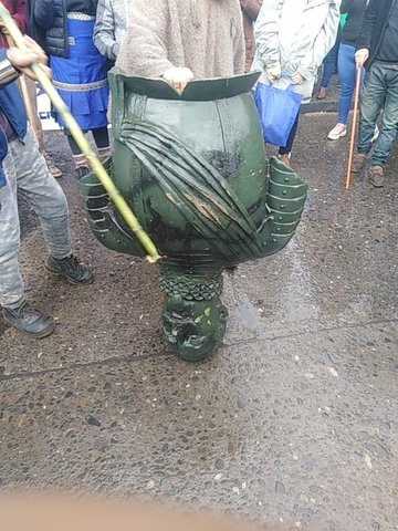 MuArF's tweet photo. Les braises de ces 12 derniers jours fument encore à travers tout le territoire, et si comment les raviver et les étendre est une quest° qui se pose certainement aux compa sur place,  envoyer jusque là-bas un vent de solidarité pourrait bien être la nôtre. https://t.co/MP6pMLJyk9 https://t.co/UHBflRUPcd