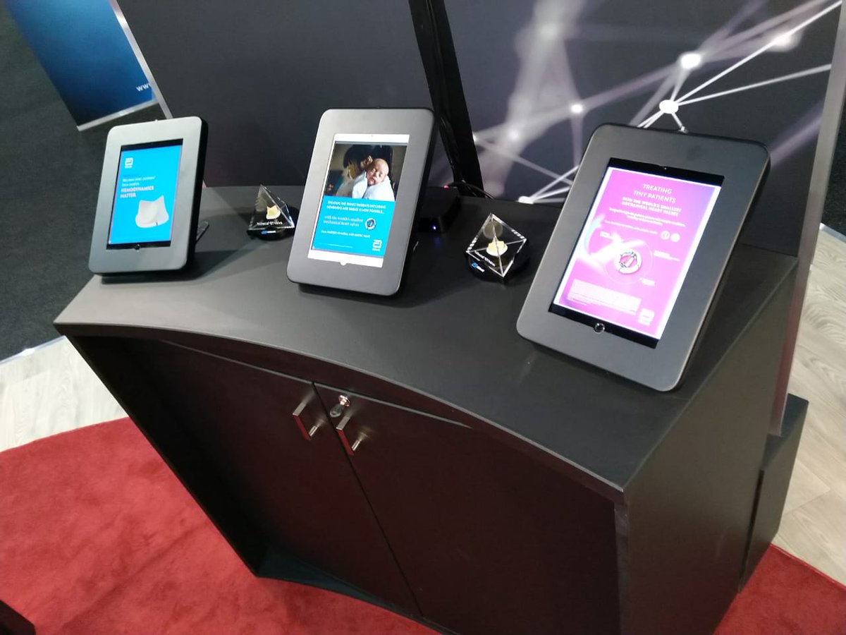 Four quarters design Studio tweet media