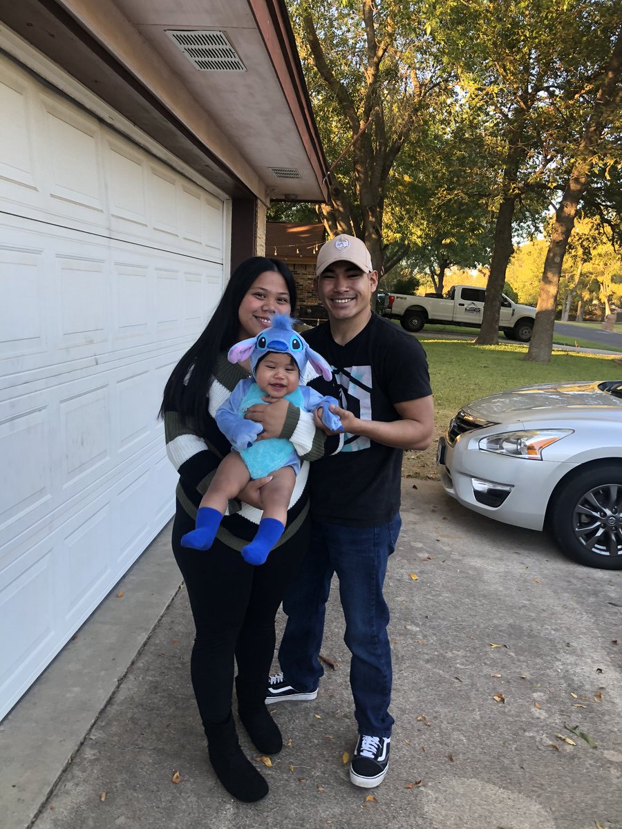 geenaharnold's tweet photo. Happy Halloween & Welcome home my love 😘💙 #FinallyComplete #firstpicalltogether #Myboys #TheArnolds https://t.co/tsP26OYYjN