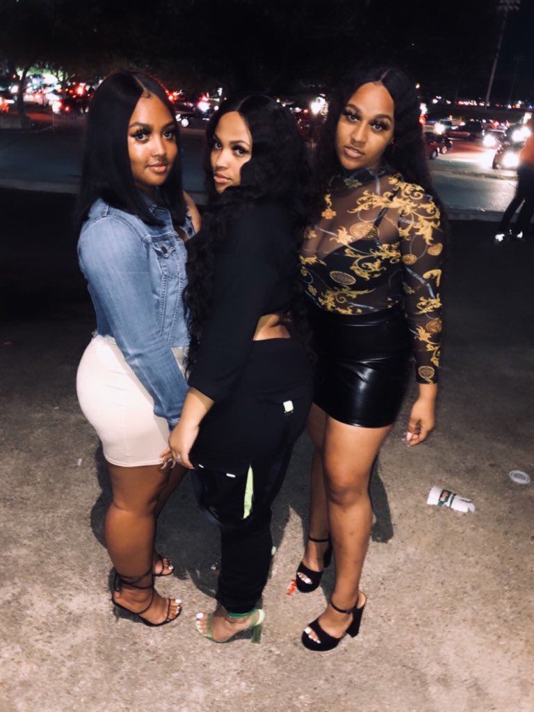 my girls for lyfe 🖤