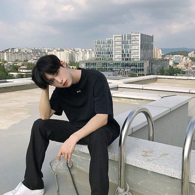 Kevin .เรียน ทำการบ้าน ❤📸 tweet media