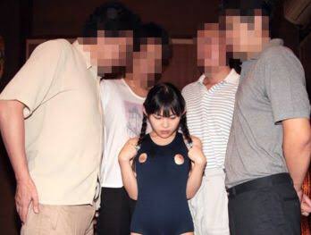 明日着るスク水には
穴は空いてないはず！笑

（むかし、どこかで、初芽○奈って穴の空いてないスクール水着たことないんじゃねーの？っていうタイトル見てたことがあって、、、笑）