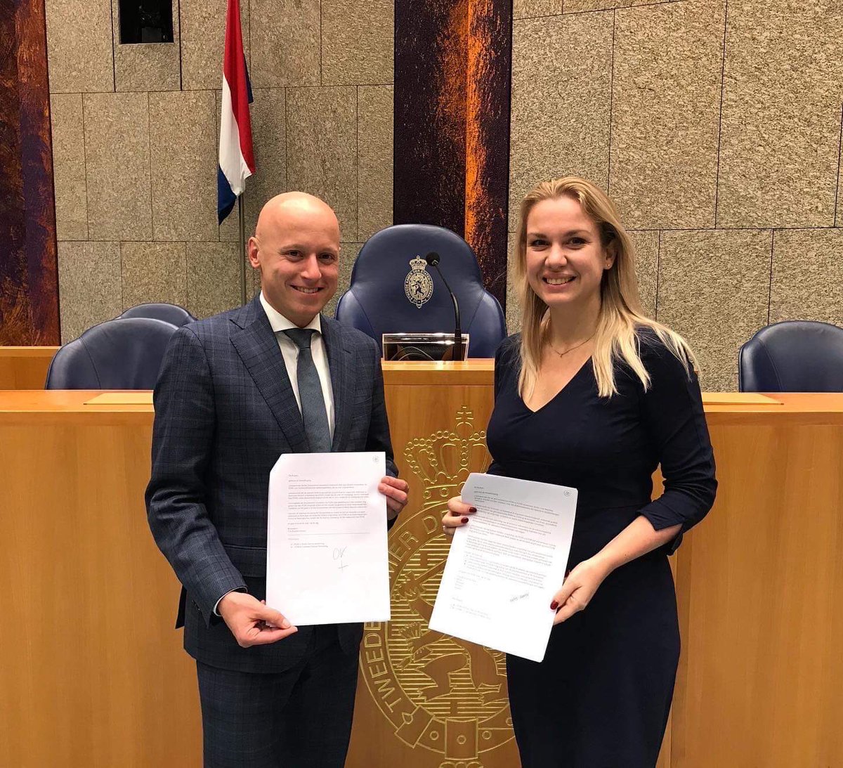RensRaemakers's tweet photo. Voorstellen #D66 #Zorg #Cure Begroting:

* Voor goede ‘later-zorg’ voor overlevenden van kinderkanker. (Met @CorinneEllemeet)
* Voor goede zorg voor jongvolwassenen met kanker. (Met @carladikfaber)
* Voor goed onderzoek voor patiënten met diabetes. (Met @FemkeMerel, met foto 😉) https://t.co/dwFYKFcjzq