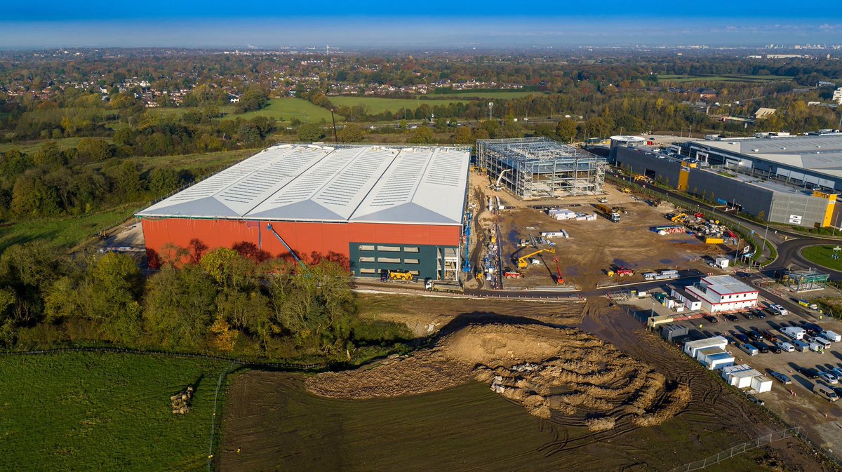 TonyPhotoclear's tweet photo. #Manchester #Airport #aerialphotography #aerialarchaeology thanks to NATS &amp; ATC for there help on Wednesday https://t.co/rr6CFAbHfj