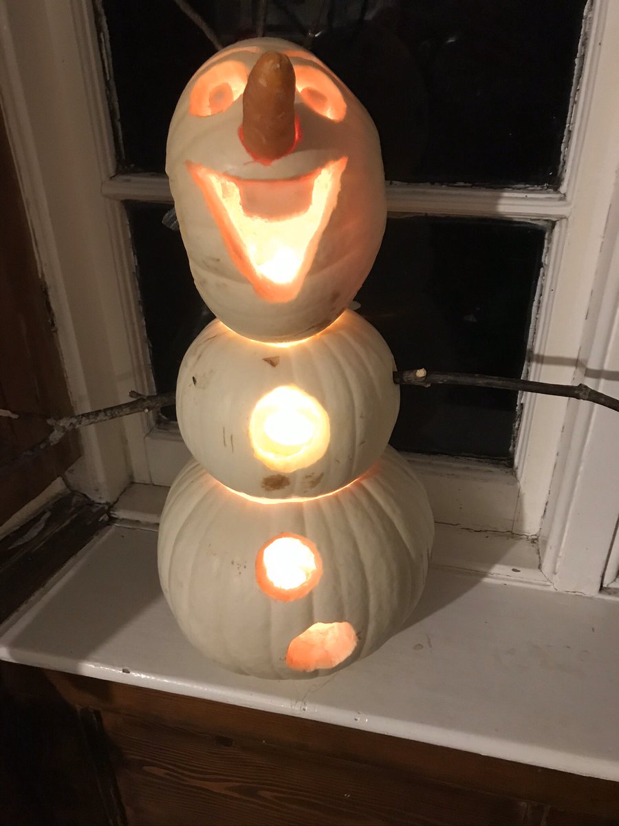 My buddy made this for Halloween ‘for the kids’! #skills #WhenNotCatchingCriminalsHesAnArtist