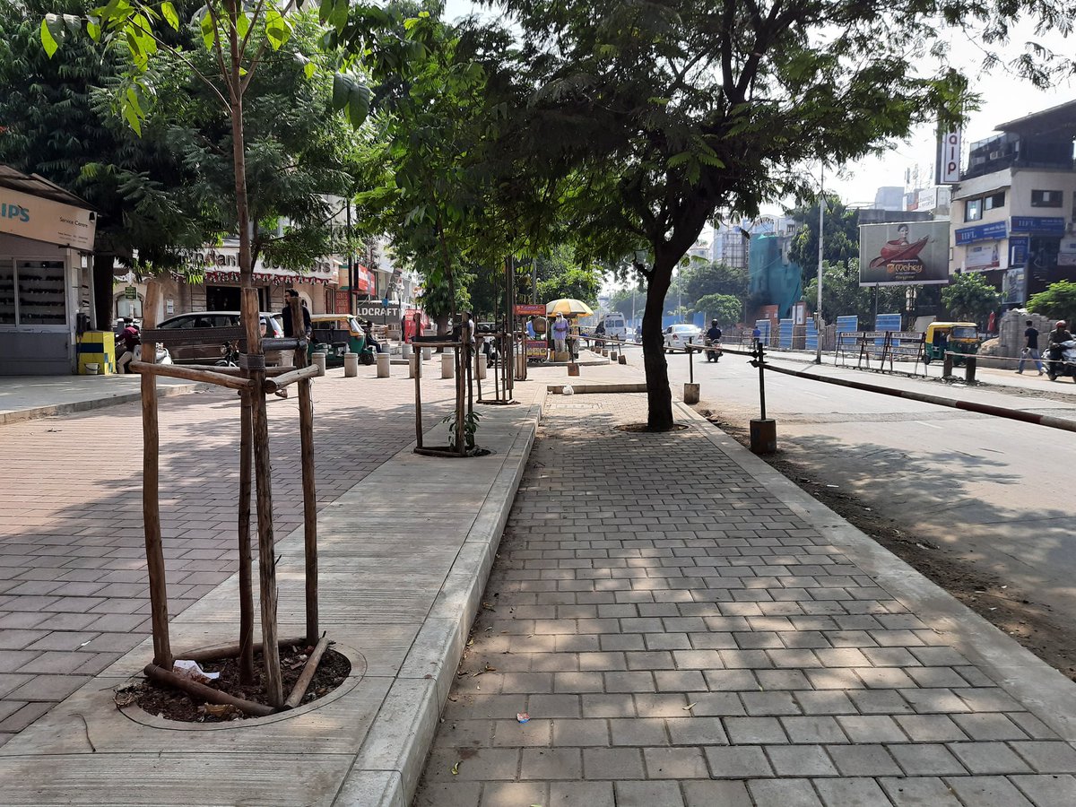 kumarmanish9's tweet photo. The newly developed pedestrian friendly CG road in #Ahmedabad !
-wide & linear
-street furniture
-trees incorporated
Hope this gets replicated more. I felt empowered & safe while walking. Hopefully the network of this kind of streets grow.
@vnehra @AmdavadAMC
#Cities4People https://t.co/rDB9Y523lP