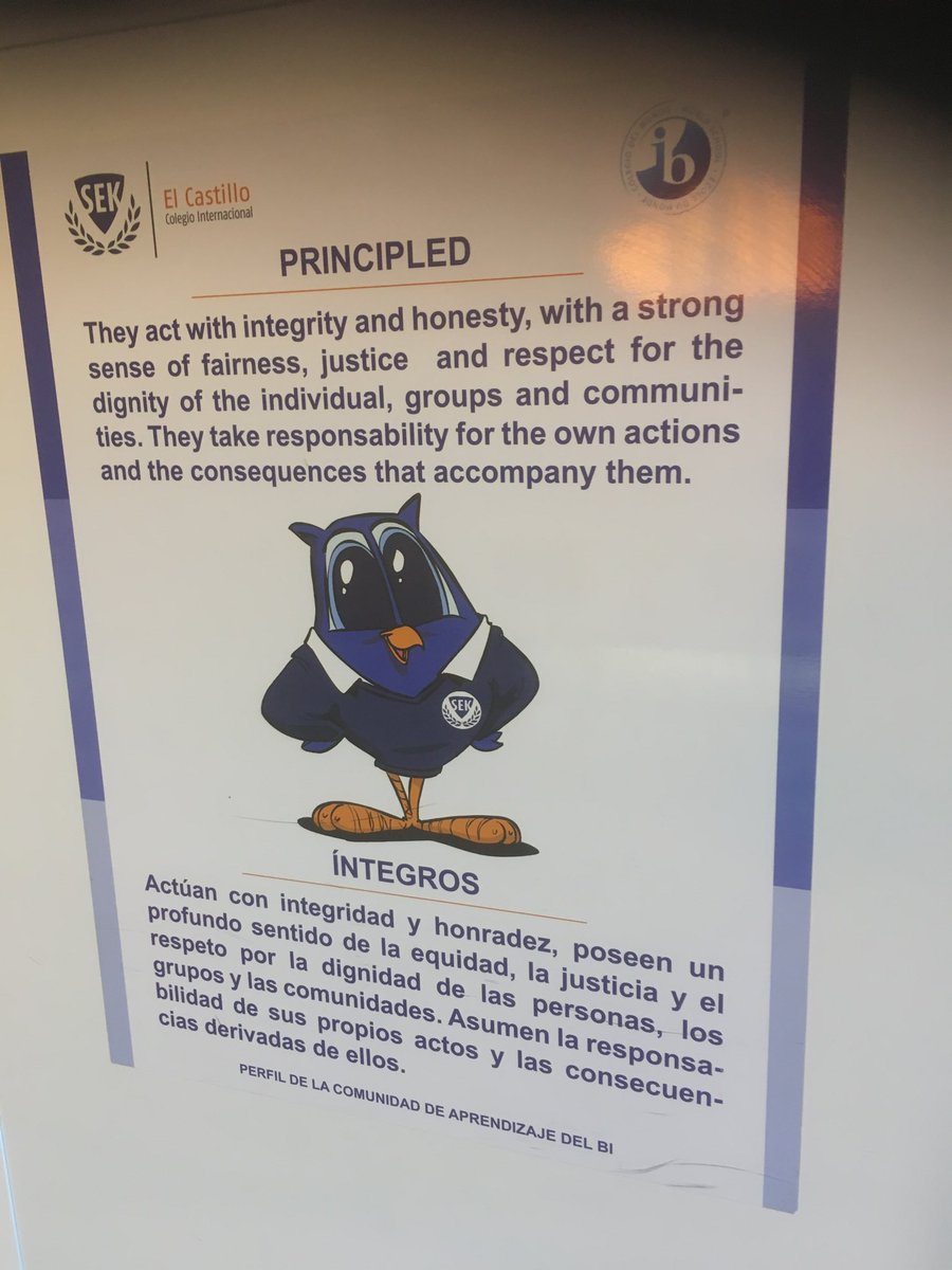 Int_PartnersCHS's tweet image. Lovely bilingual displays to reinforce key attributes of successful learners at our partner school ⁦@SekElCastillo⁩ #globalteachers