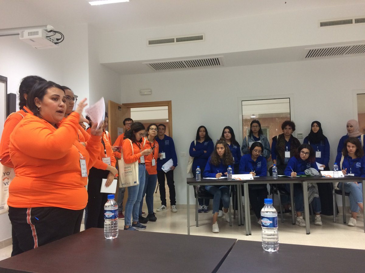 YoungMedVoices's tweet photo. ✅First round of debates at day 2 of the YMV youth forum in #Tunisia. YMV delegates will discuss the policy: "all high school dropout should be enrolled in vocational training centres" #YoungMedVoices2030 https://t.co/daKKIXlsxj