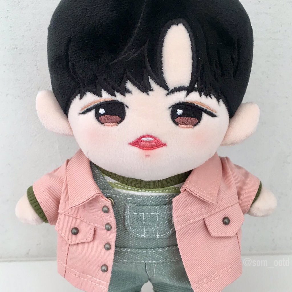 볼이 동글한 편은 맞지만
항상 실물보다 빵빵하게 찍힘🤔
#본체특징완벽재현🥟✨

👤 #깜몬모
🥼 <a href="/merry_salonn/">준멍씨의옷_end</a>
👔 <a href="/merry_salonn/">준멍씨의옷_end</a>
👖 @exo_doll_dress
👟 <a href="/AKAshoesstore/">아카신발장</a>

#소모티디