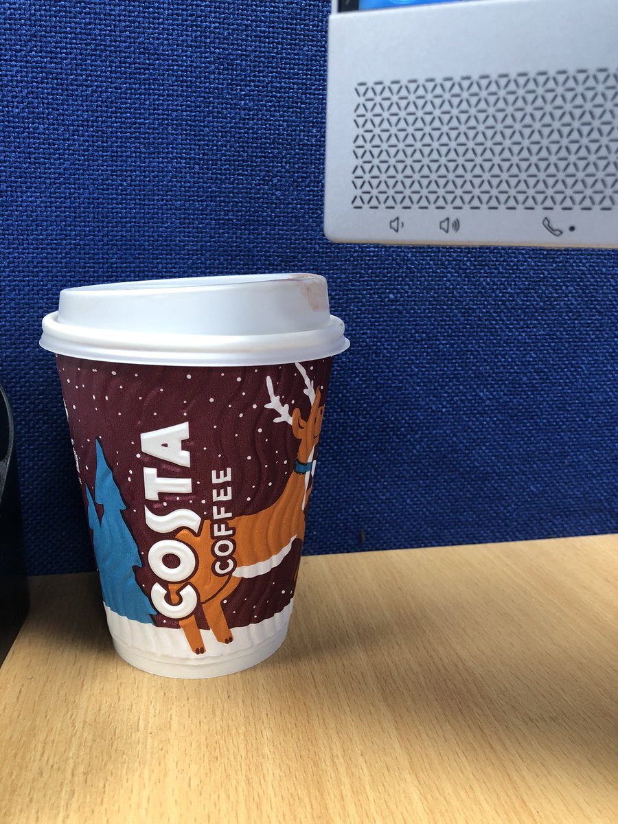 sharmeen_sa's tweet image. Its official...@CostaCoffee xmas cups are here 🙌🏽#FavouriteTimeOfTheYear #FridayFeeling