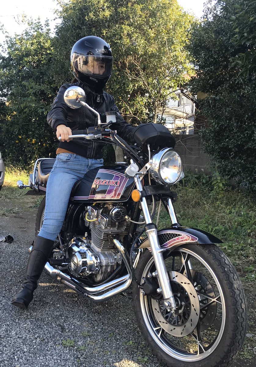 みのこうめ カッコつけてみた 走行時はプロテクターします Gsx250e Gsx250e 公道で暴走する女 初心者 バイク女子ザリで公道デビュー 旧車モトブログ T Co Oz5sjk2mah Youtubeより
