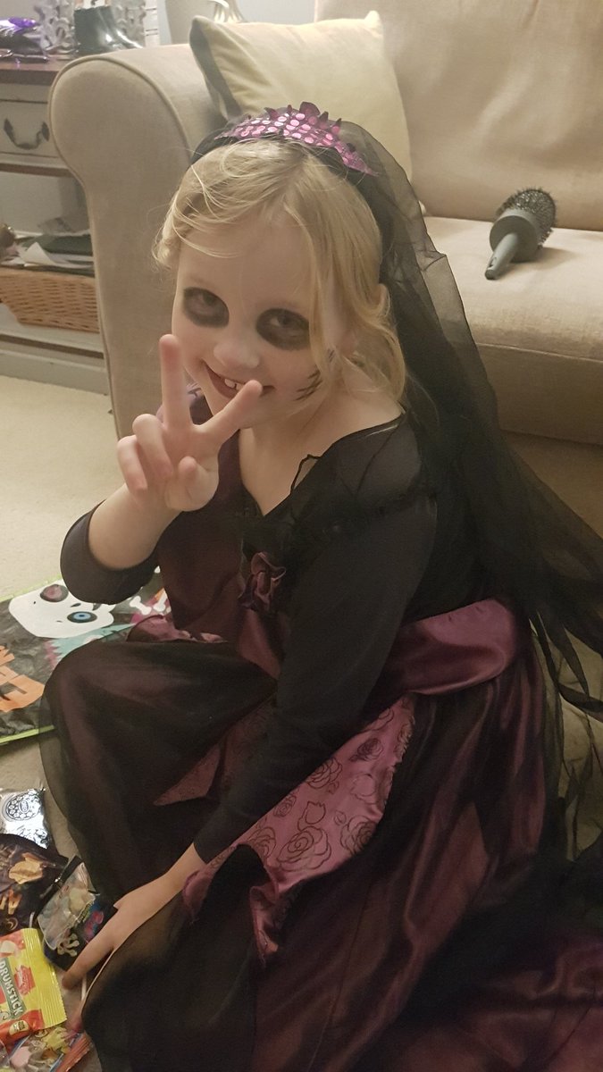 Kerry64879221's tweet photo. My Halloween Bride .. #halloween2019 https://t.co/nFkNj4YfFe