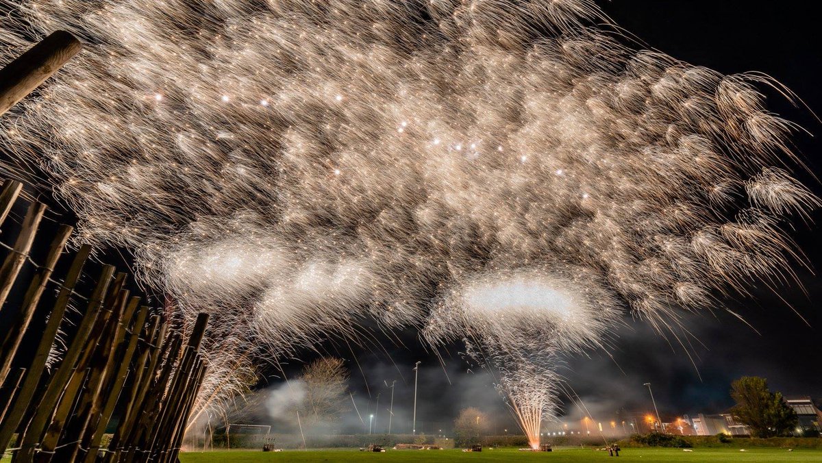 The weather is looking horrible for Saturday, but the show is going to be *awesome* so wrap up warm and don't miss out! #fireworks #fireworkdisplay #brighton #hove nevillfireworks.co.uk