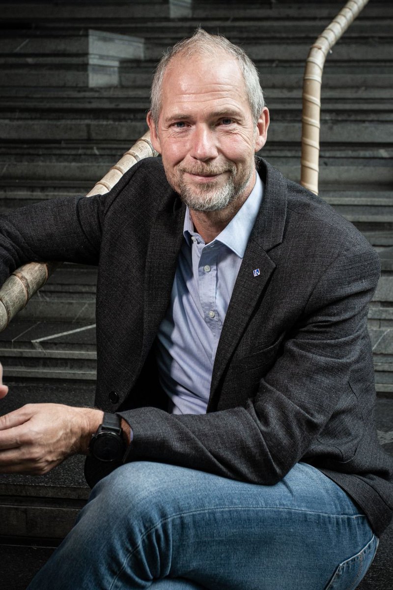 CBS_WIRE's tweet image. We asked a bunch of CBS-folks about their choice of clothing and photographed them 📸 Check out the full gallery at @CBS_WIRE , and read, for example, what @DamsgaardCBS said about his clothing style that day: 

cbswire.dk