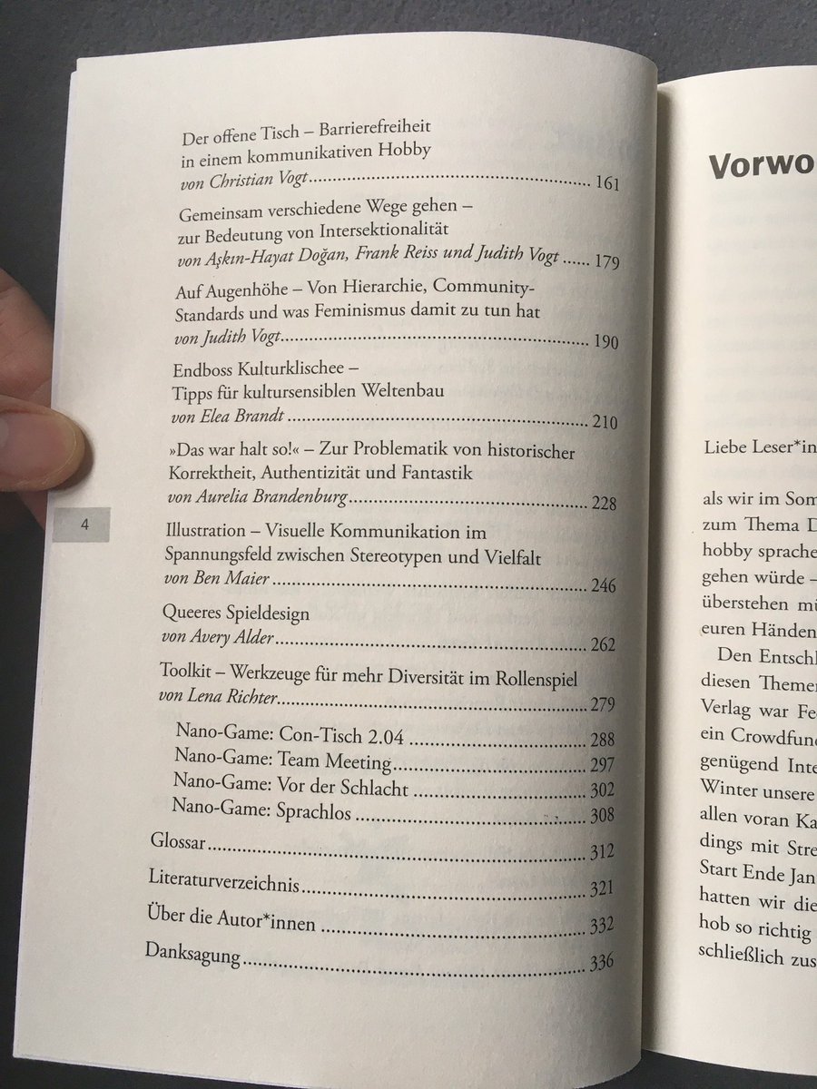 RollInclusive's tweet photo. Wir haben uns bemüht, in Roll Inclusive eine breite Palette an Themen abzudecken. Damit ist aber natürlich längst nicht alles über Repräsentation & Vielfalt im Rollenspiel gesagt. Einen kleinen Blick ins Buch liefern wir euch heute mit dem Inhaltsverzeichnis! #RollInclusive https://t.co/VZsePg3yYT