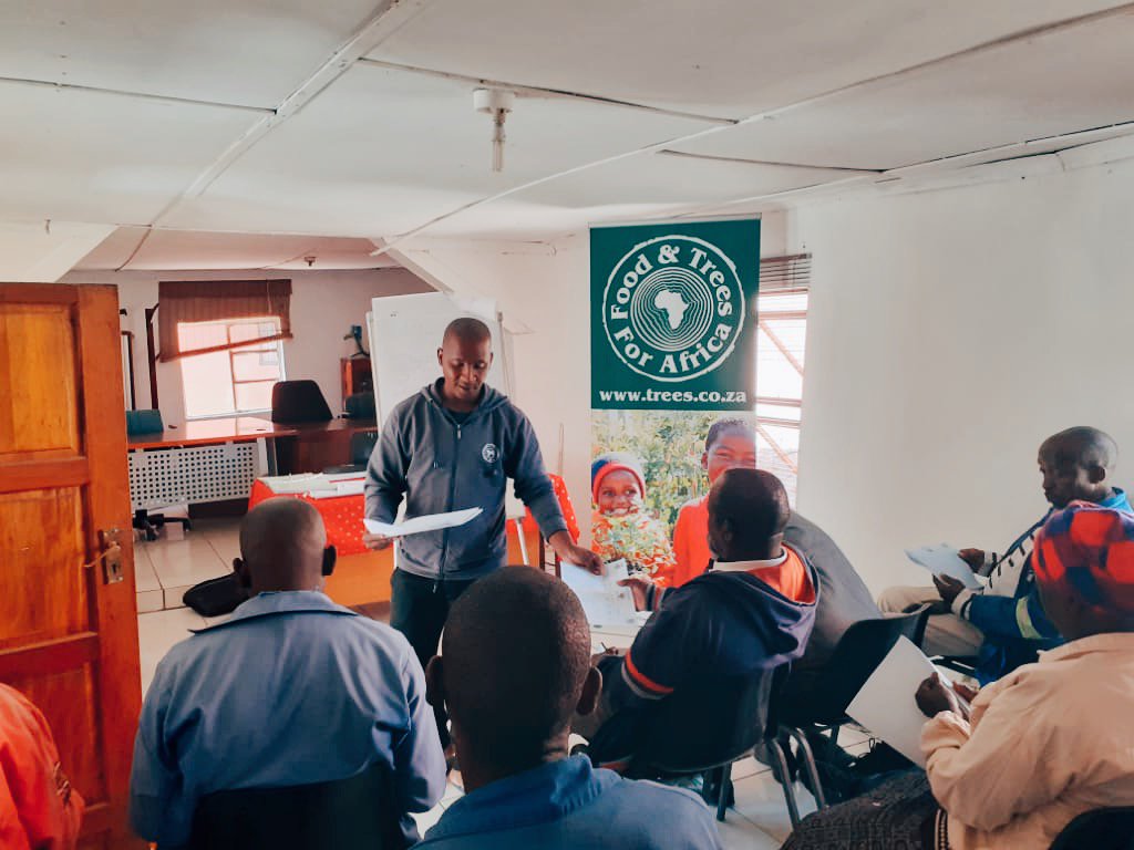 ftfa's tweet photo. We spent plenty of time in KwaBhaca (formerly Mount Frere) this week. As part of @TigerBrands' dedication to long-term food security and nourishing the nation, a further 1000 fruit trees were distributed through our #TreesForHomes programme.
#TreePlanting #UrbanGreening https://t.co/LjZv5uSDCj